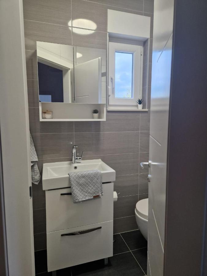 Apartman River Breeze Omiš Exteriör bild